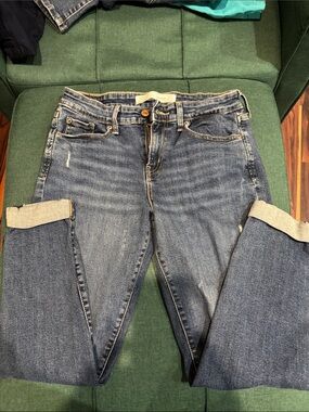 Levi's women's cuffed ankle jeans in medium blue